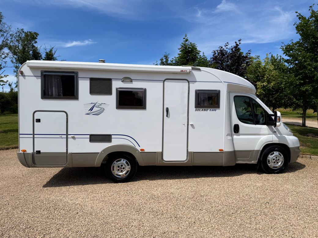 2009 BURNSTER  SOLANO T 690 LOW PROFILE R.H.D C1 REQUIRED 