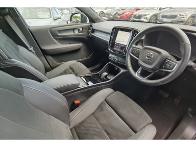 2022 Volvo C40