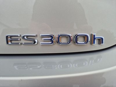 2021 Lexus ES 300h