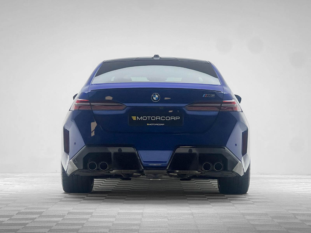 2025 BMW M5