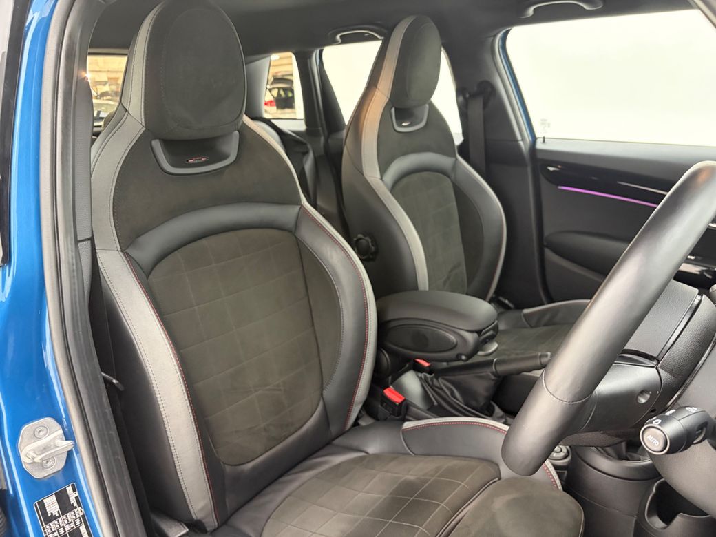 2022 Mini Hatch
