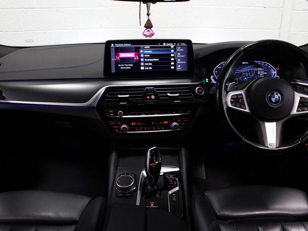 2021 BMW 530