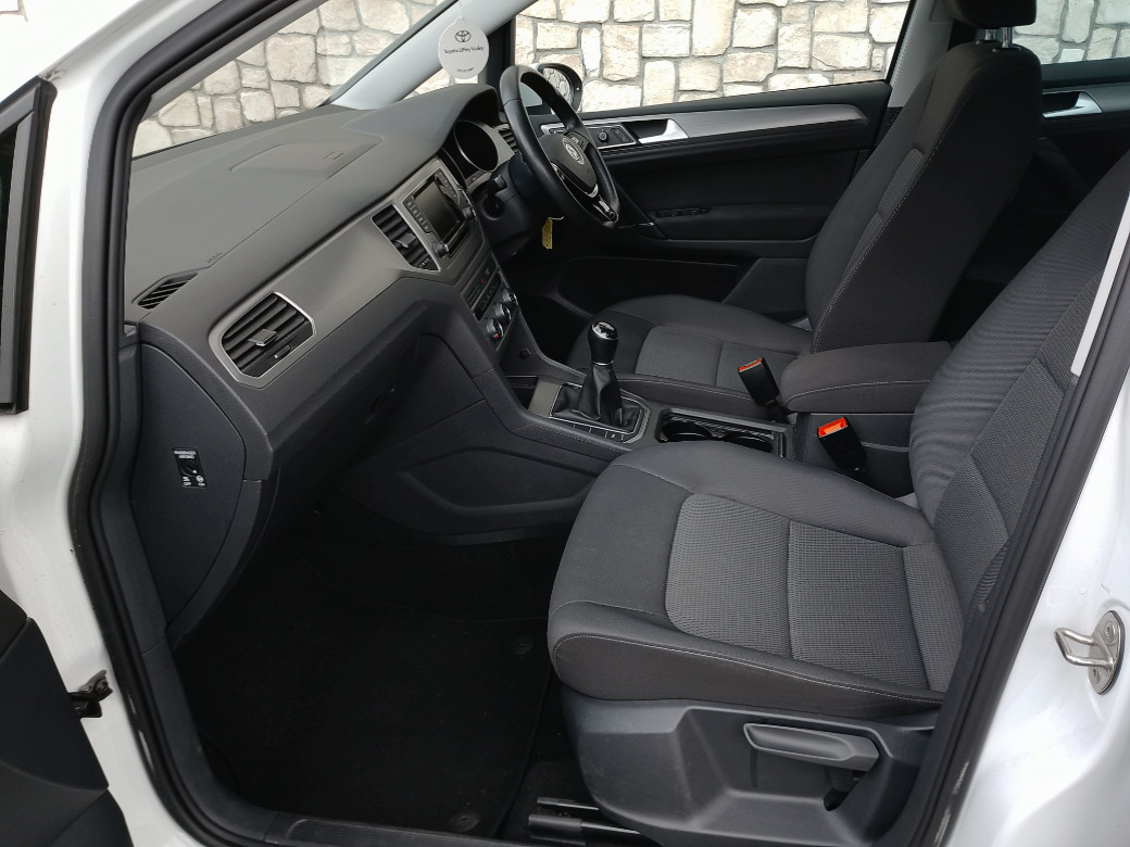 2016 Volkswagen Golf SV