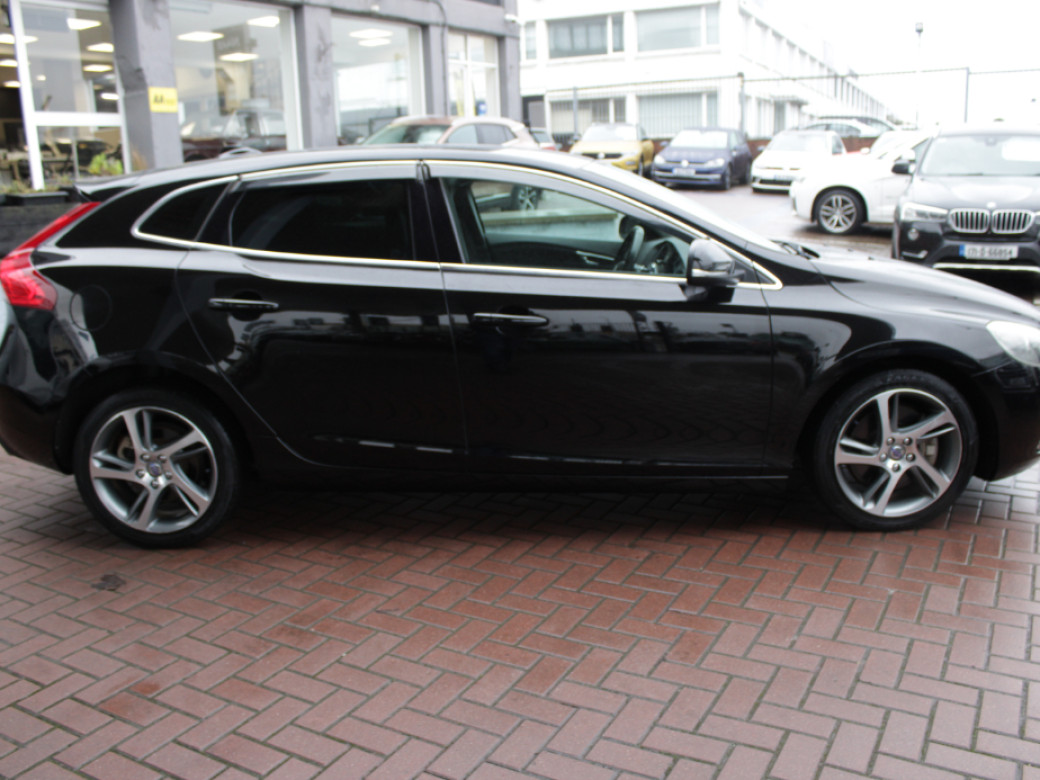 2015 Volvo V40