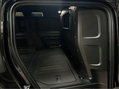 2025 Land Rover Defender