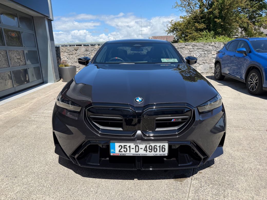 2025 BMW M5