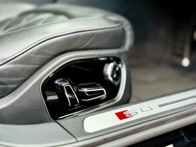 2016 Audi S8