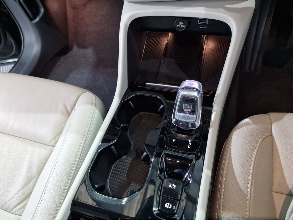 2022 Volvo XC40