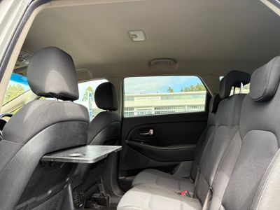 2016 Kia Carens