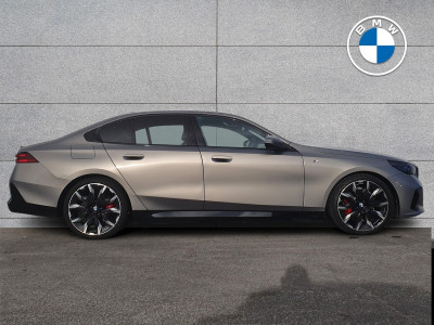 2025 BMW 530