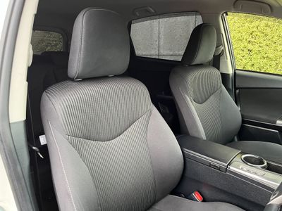 2019 Toyota Prius Alpha