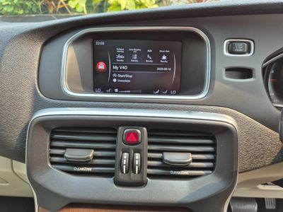 2020 Volvo V40