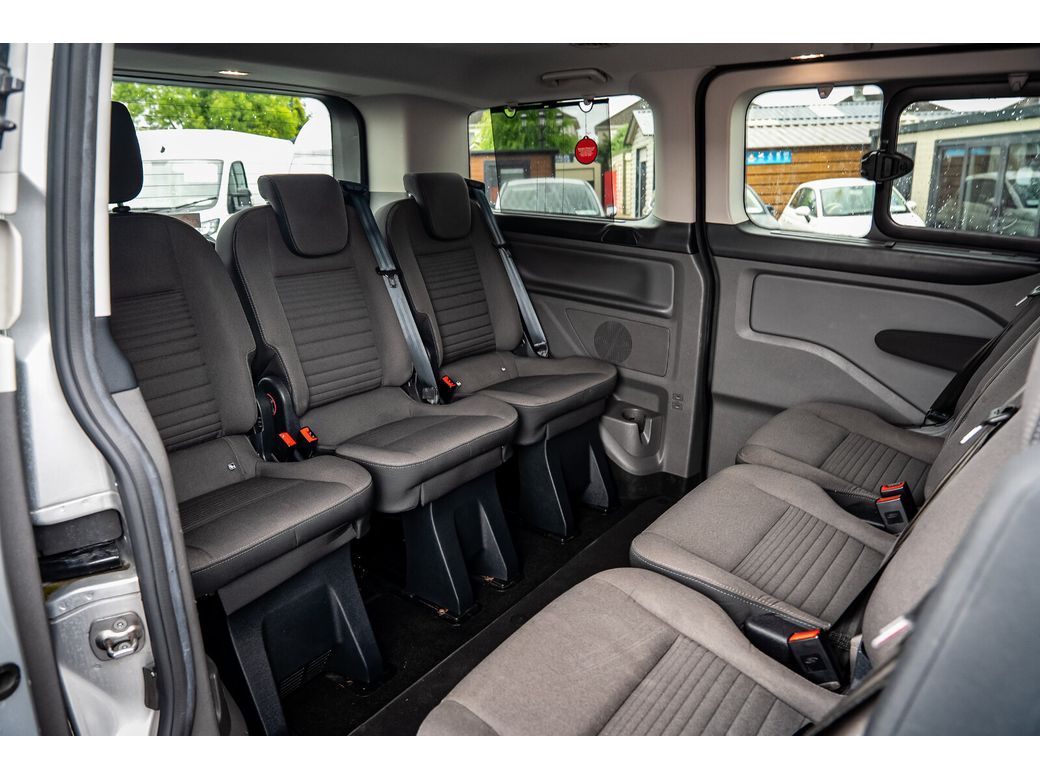 2022 Ford Tourneo