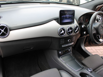 2018 Mercedes-Benz B 180