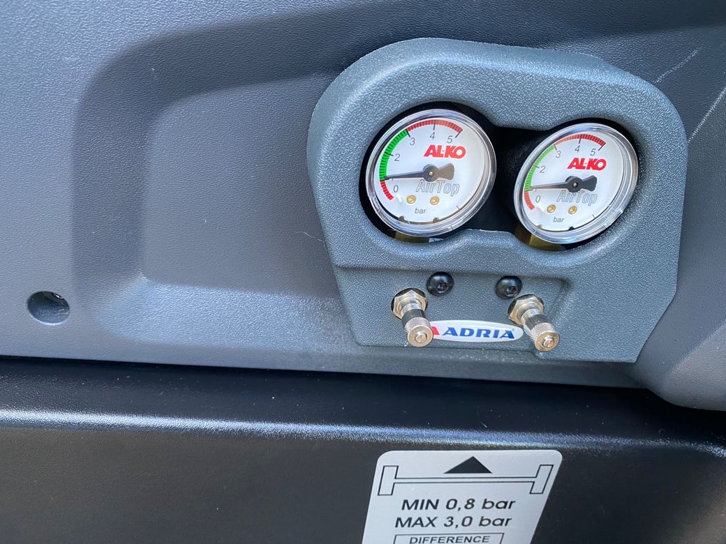 2017 ADRIA CORAL 690SC PLATINUM  L.H.D ISLAND BED 