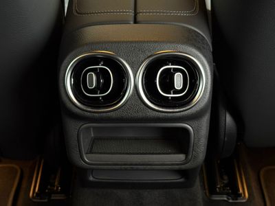 2025 Mercedes-Benz GLC Class