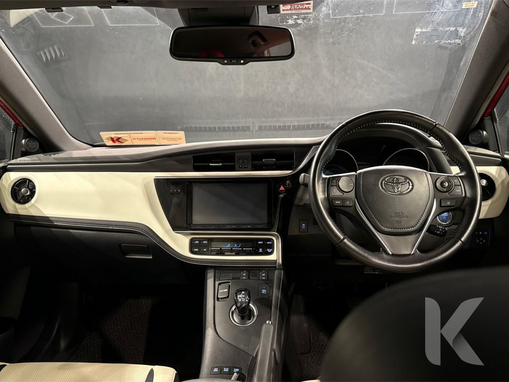 2016 Toyota Auris