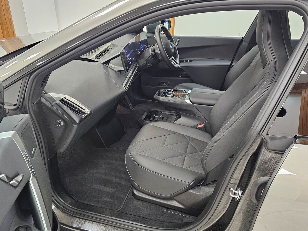 2025 BMW iX