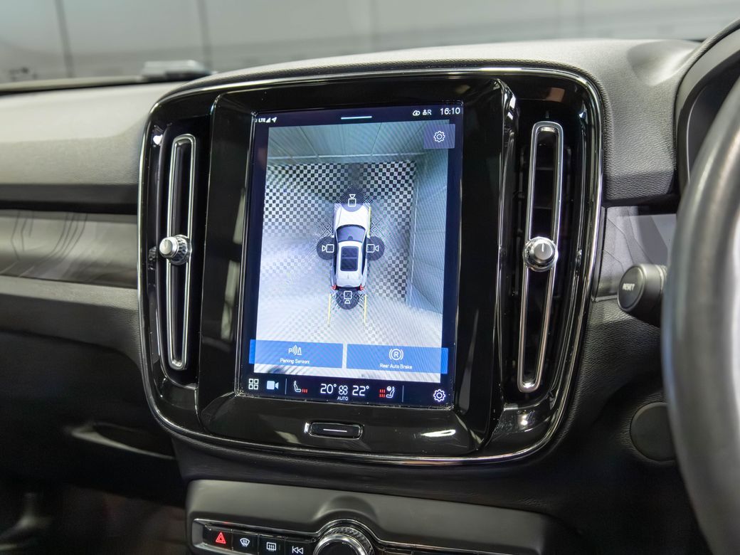 2022 Volvo XC40