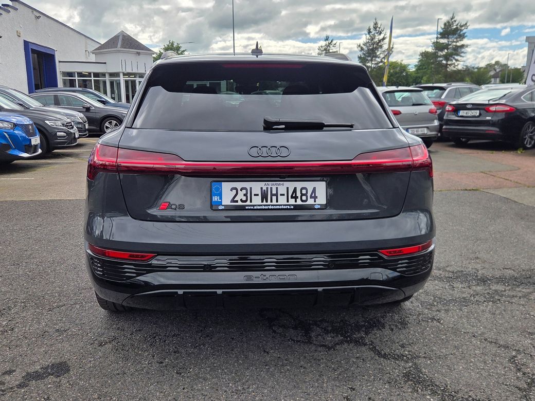 2023 Audi Q8