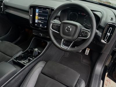 2022 Volvo XC40