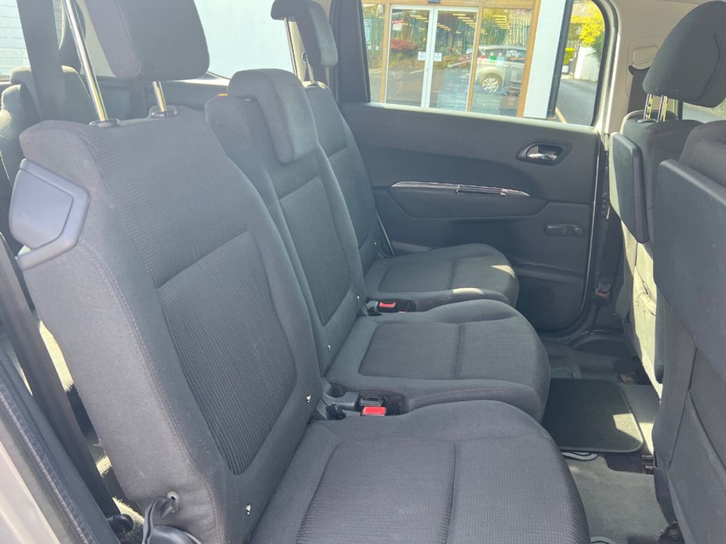 2012 Peugeot 5008