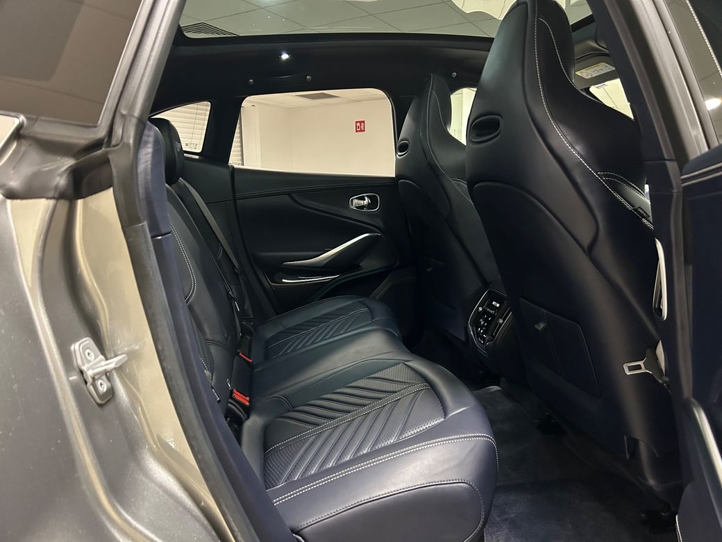 2023 Aston Martin DBX