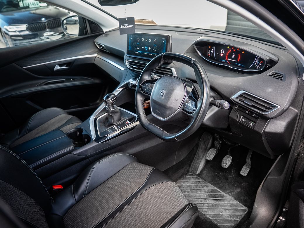 2021 Peugeot 5008