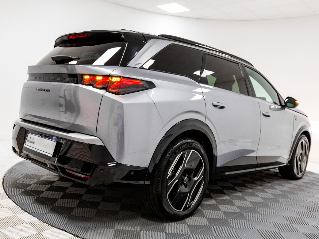 2024 Peugeot 5008