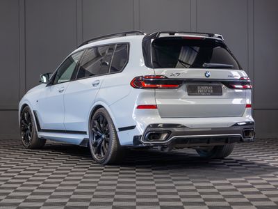 2023 BMW X7