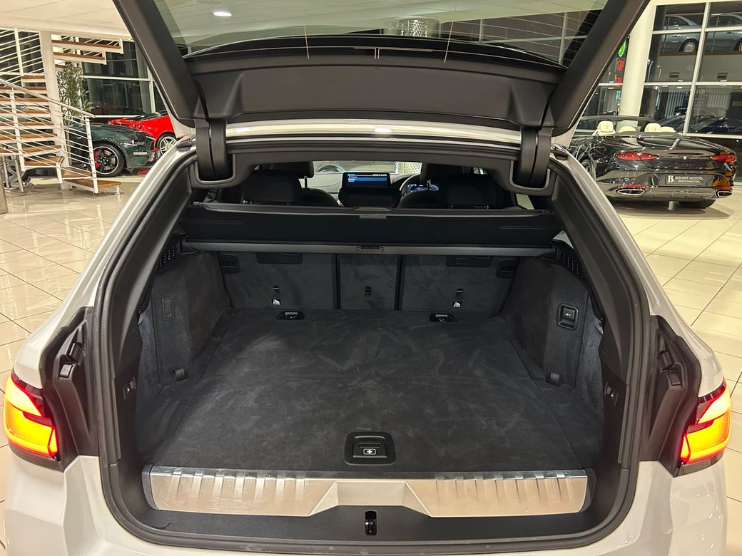 2022 BMW 5 Series