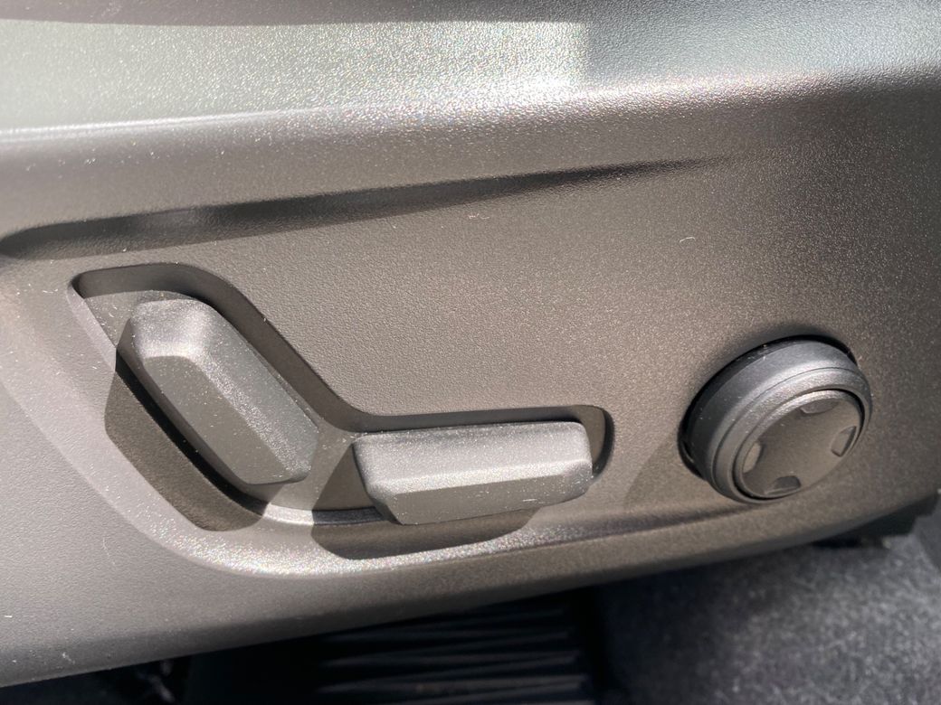 2023 Volvo XC40