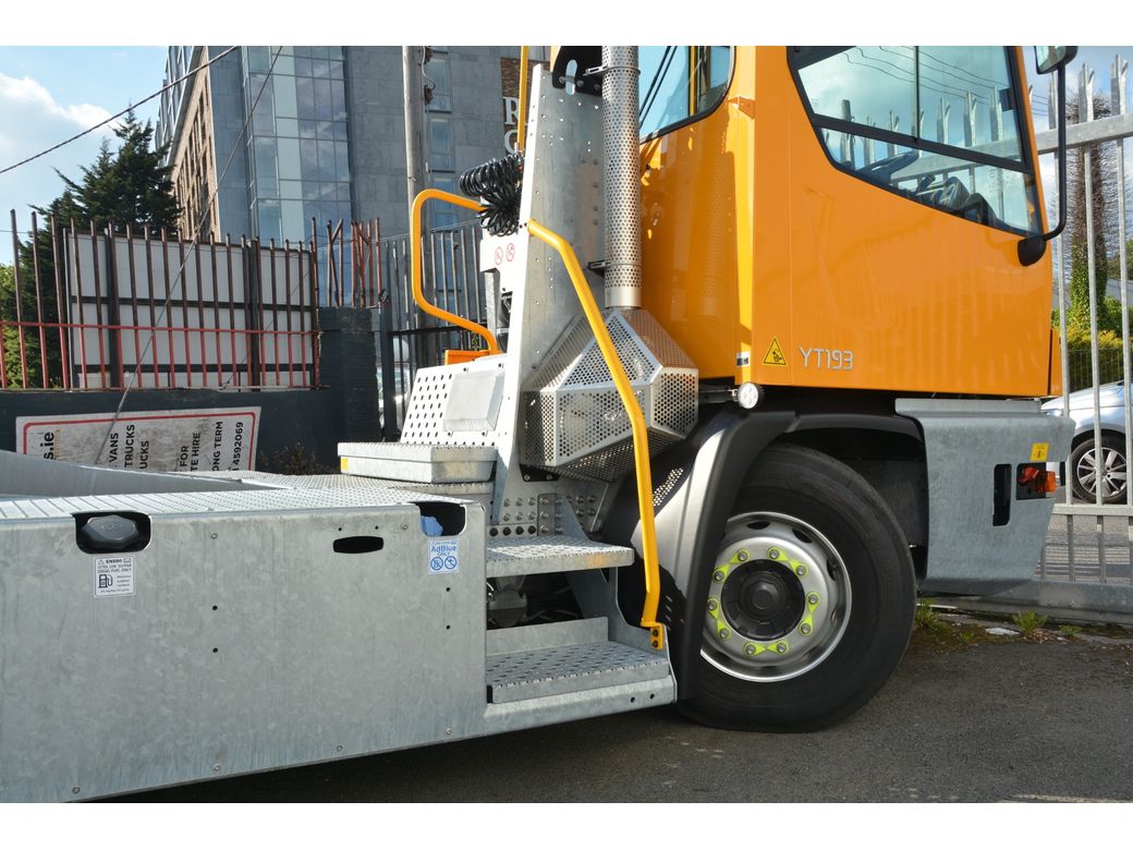 2026 Terberg YT182