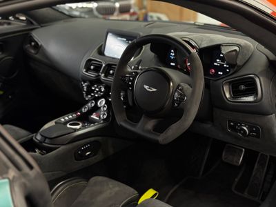 2024 Aston Martin Vantage