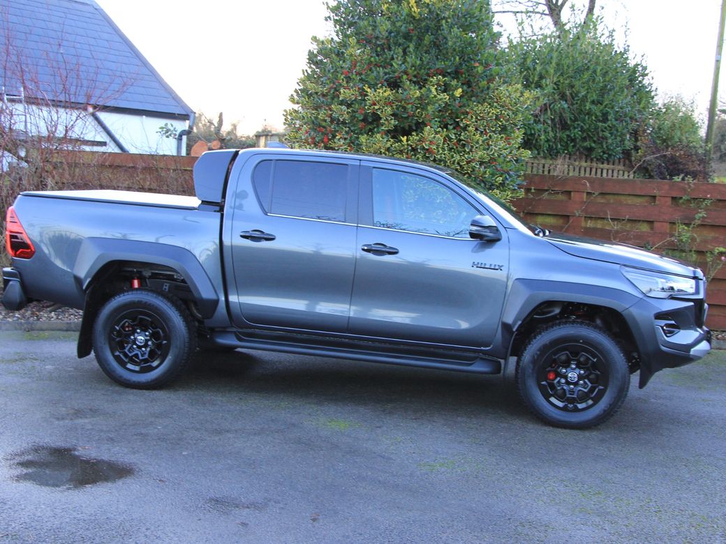 2025 Toyota Hilux