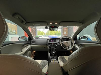 2019 Volvo V40