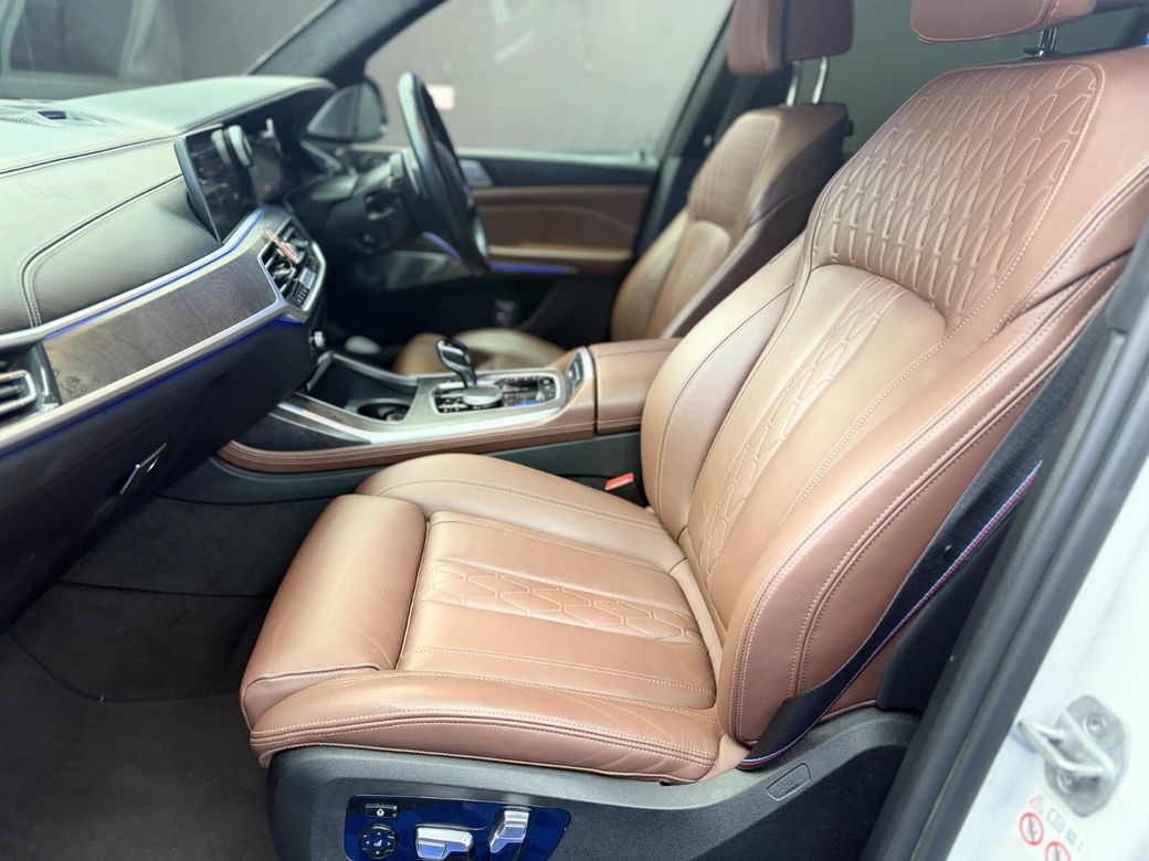 2021 BMW X7