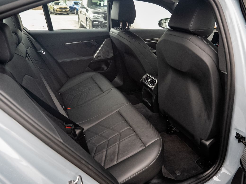 2024 BMW i5