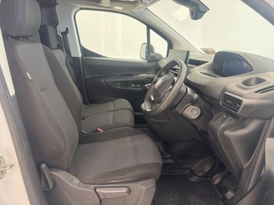 2025 Peugeot Partner