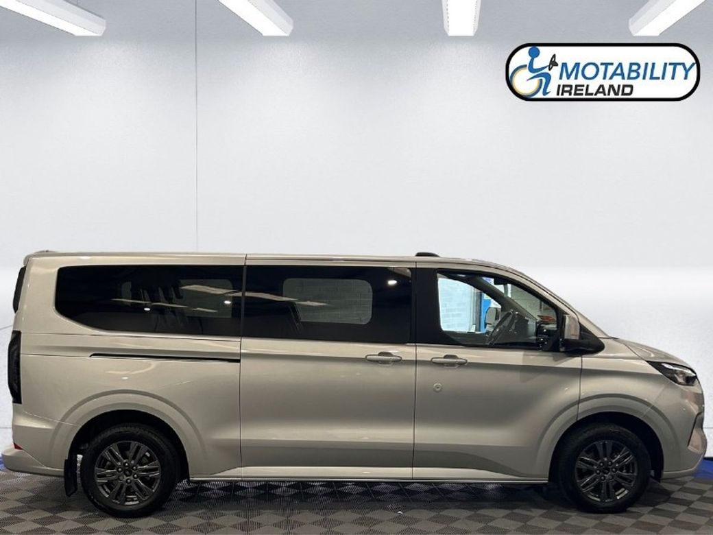 2024 Ford Tourneo Custom