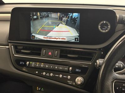 2023 Lexus ES 300h