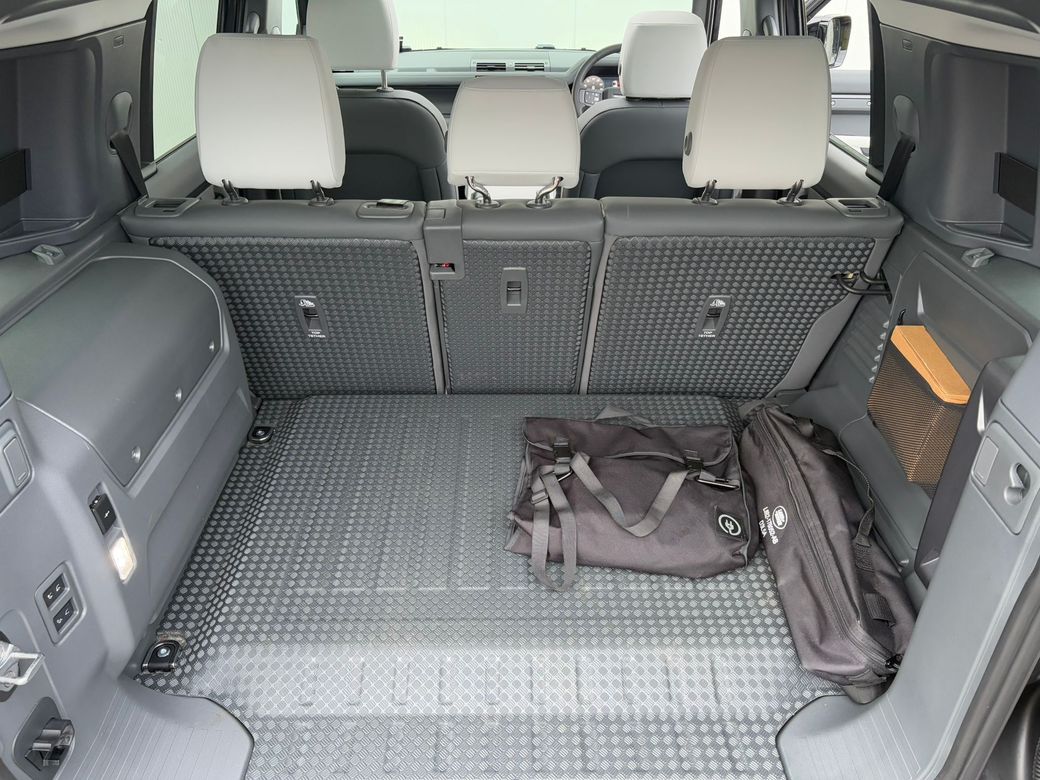 2025 Land Rover Defender