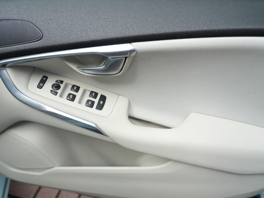 2016 Volvo V40