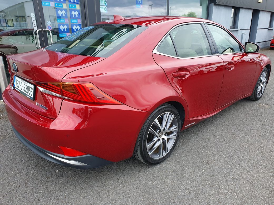 2018 Lexus IS 300h
