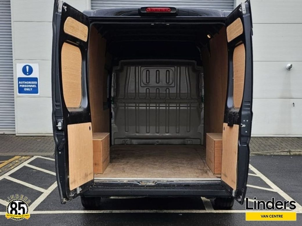 2025 Opel Movano