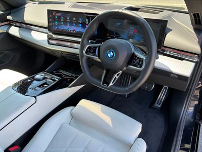 2024 BMW i5