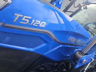 2025 New Holland T5
