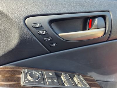 2017 Lexus IS 300h
