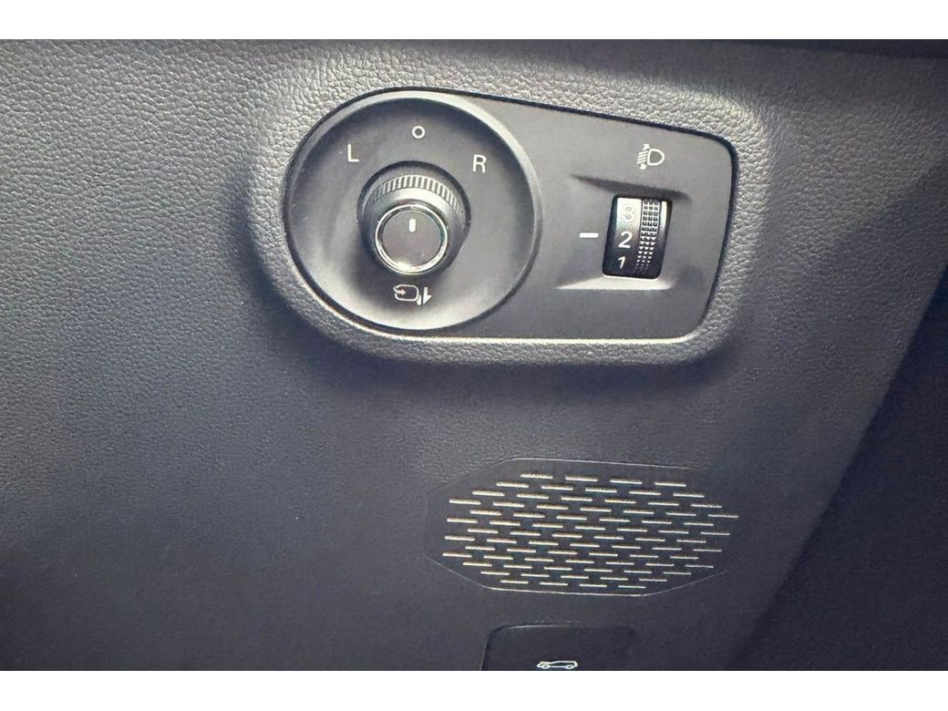 2025 MG ZS