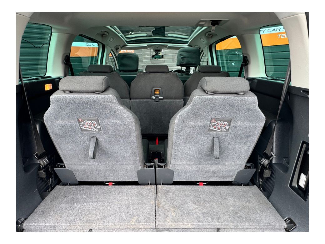 2013 Peugeot 5008